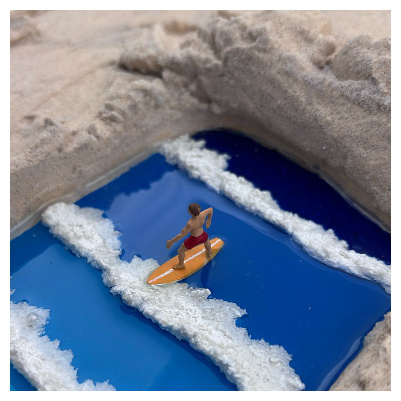 riding-the-wave-detail3